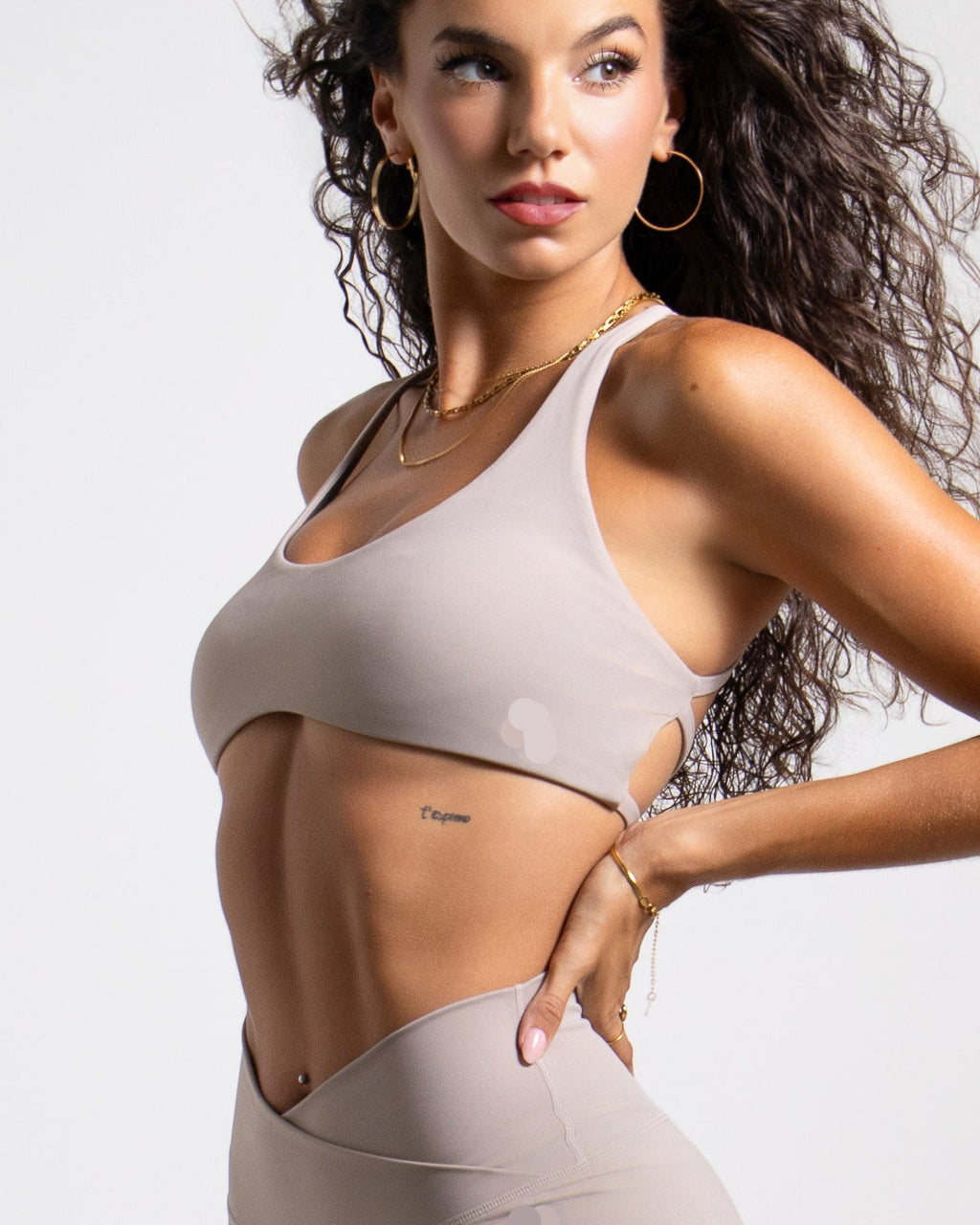 Allure Strappy Scoop Neckline Medium Support Open-Back Sports Bra - Taupe